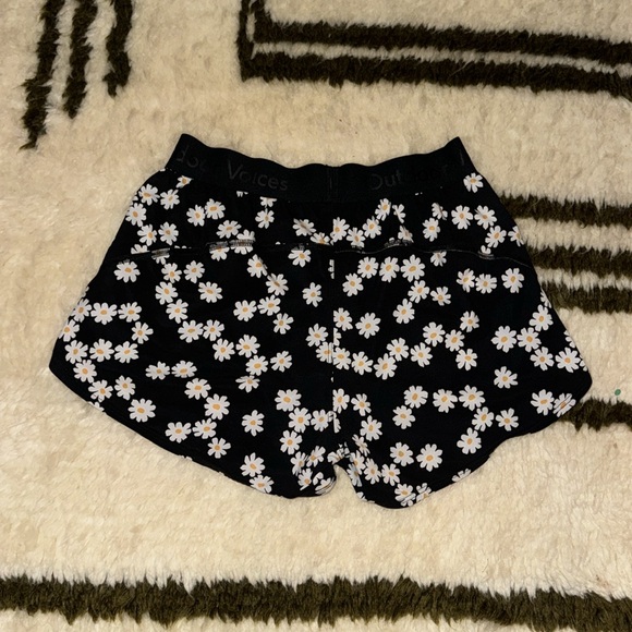 Outdoor Voices Daisy Relay Short - Picture 3 of 3